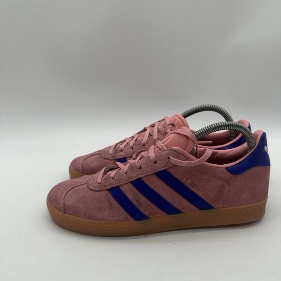 Mens Size 7 GS Adidas Gazelle J Semi Pink Spark Lucid Blue Casual Shoes IG9153 - Picture 4 of 10